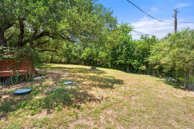 Building Photo - 5208 Sioux Ln