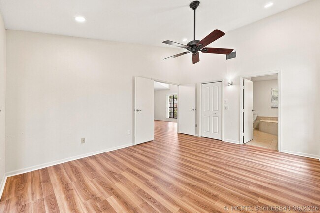 Building Photo - 10798 Cypress Bend Dr