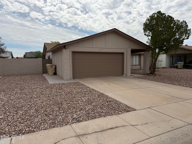 Building Photo - 10021 N 47th Dr