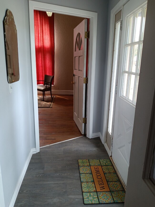 Building Photo - 2009 2nd St NE