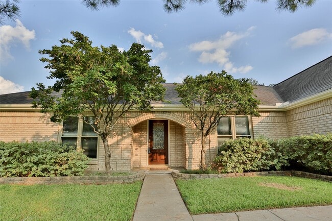 Building Photo - 7110 Yardley Dr