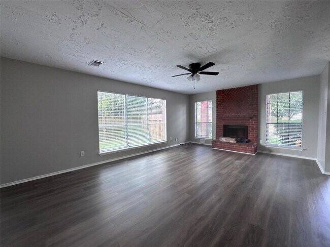 Building Photo - Glenmeadow Drive, Stafford, TX 77477 - 4 BR 2.5 BA single-family home