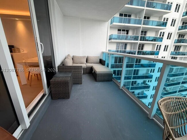 Building Photo - 2301 Collins Ave