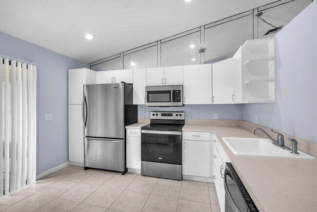 Building Photo - 12970 Dartford Trail