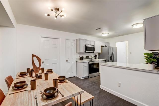 Building Photo - 4233 Glen Ridge Dr