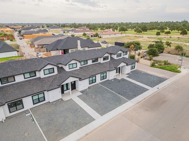 Building Photo - Brand New Home