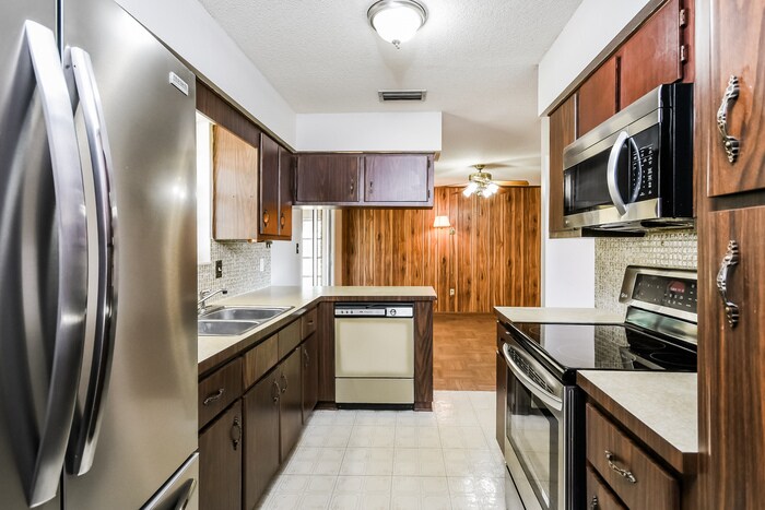 Building Photo - 34449 Black Bass Cir