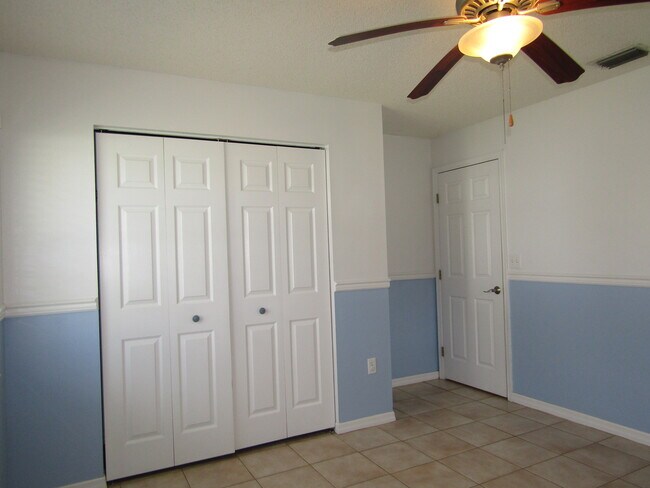 Building Photo - 2624 Valencia Dr