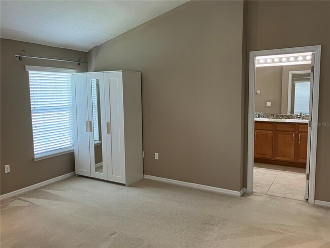 Building Photo - 7001 Interbay Blvd