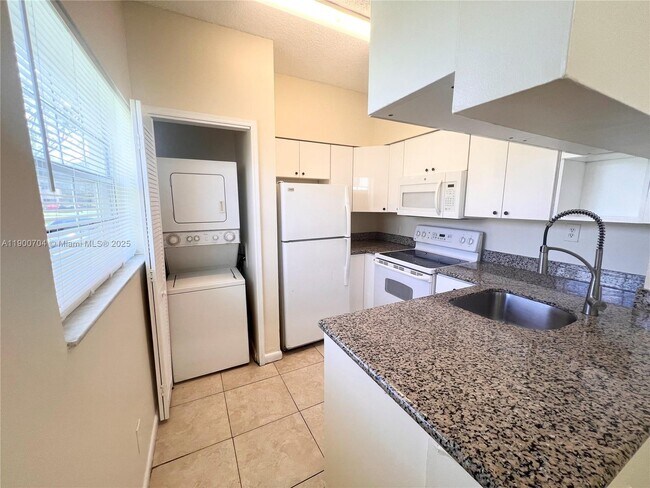 Primary Photo - 731 Cypress Ln