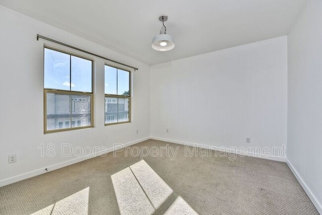 Building Photo - 8332 Ridge Ct