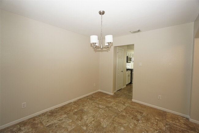 Building Photo - 2434 Ranch Hollow Ct