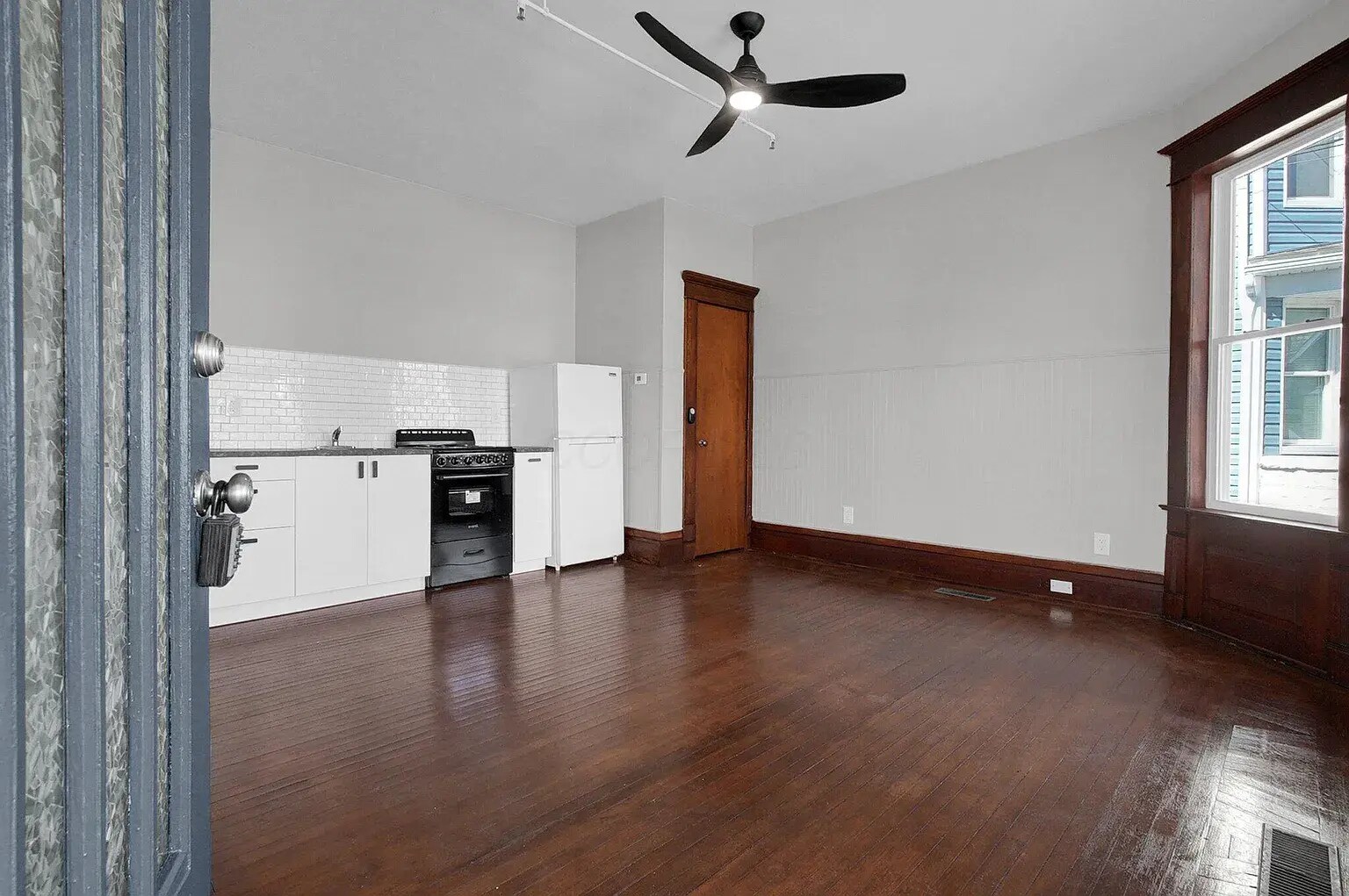 Building Photo - 193 Central Ave