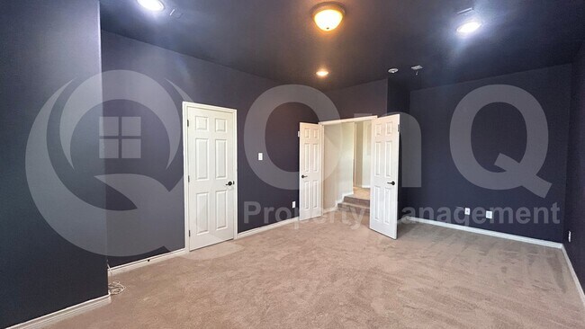Building Photo - 705 Cypress Hill Dr