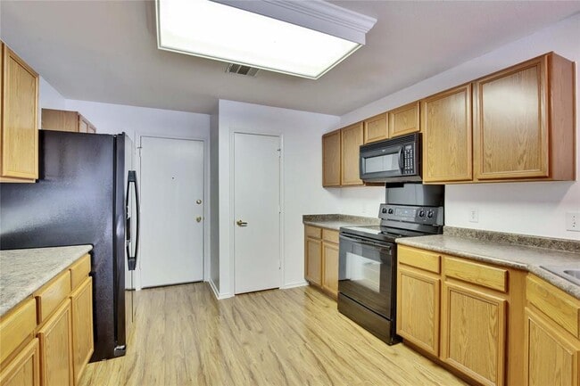 Building Photo - 6629 Doyal Dr