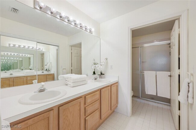 Building Photo - 736 Wiggins Lake Dr