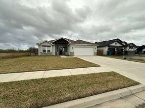 Building Photo - 102 Gardenia Dr