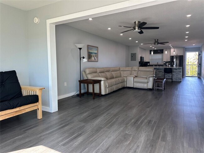 Building Photo - 300 64th Ave