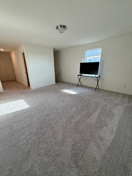 Building Photo - 107 Waterbuck Lp