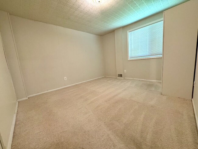 Building Photo - 5530 Q