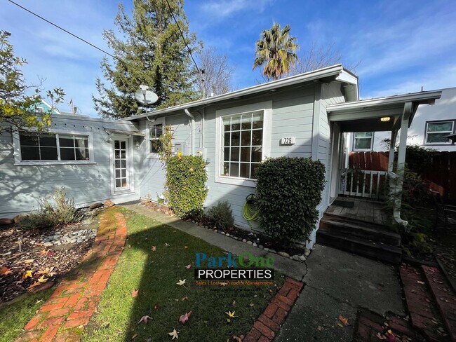 Building Photo - Ward St LO