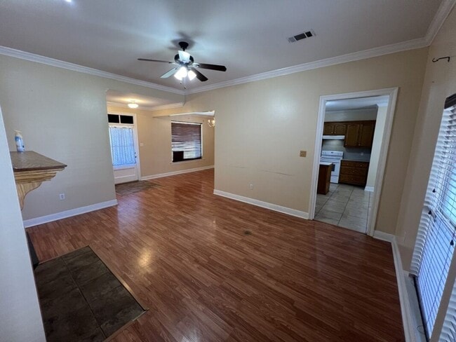 Building Photo - Corner-Lot Comfort in Zachary! — Spacious 3BR Home in Ravenwood Subdivision