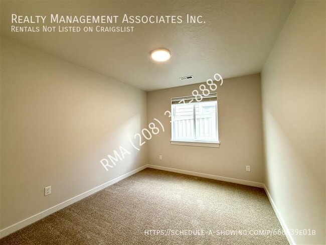 Building Photo - 3799 N Marionberry Ave