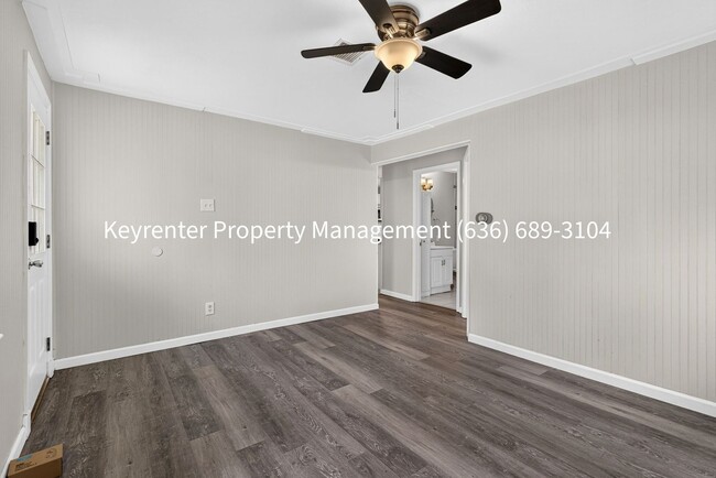 Building Photo - Fully Renovated 2BR/1BA Home for Rent