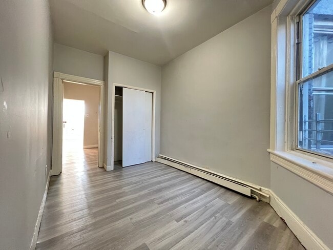 89-91 E 25th St 13 - 90 E 25th St