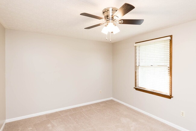 Building Photo - 8047 Simfield Rd