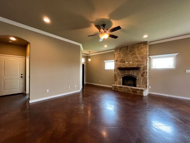 Building Photo - Single Family Homes for Lease in Surrey Vi...