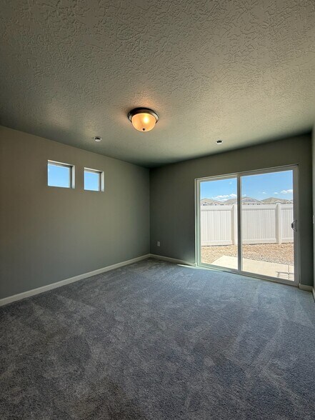 Building Photo - 358 N Corridor Ln