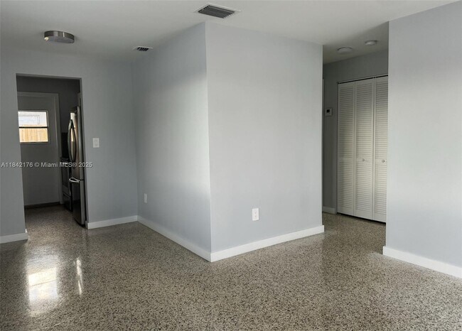 Building Photo - 575 E 22nd St