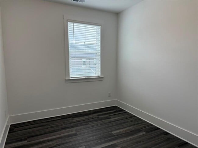 Building Photo - 1603 Aeslin Dr NW