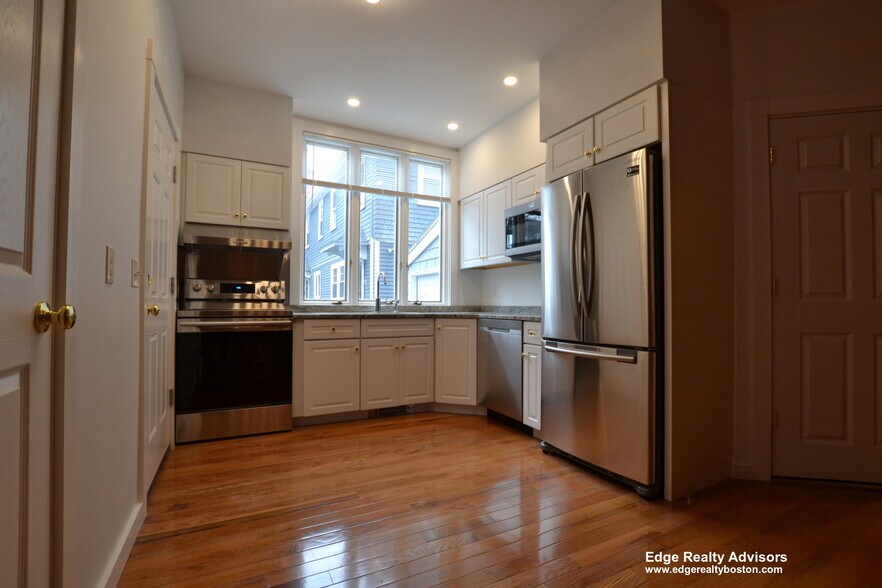 Building Photo - 47 Aldie St