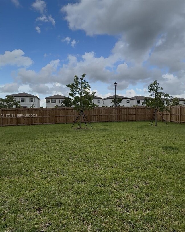 Building Photo - 2415 SE 23rd Rd