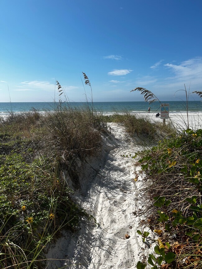 Beach entrance - 145 174th Ave E