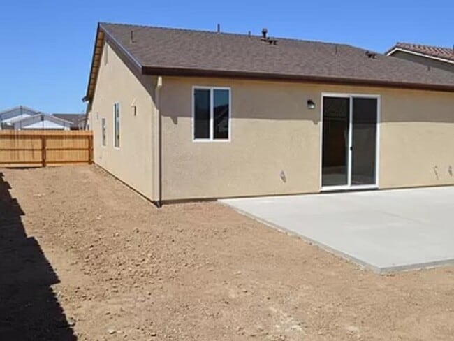 Building Photo - 4450 Lacy Ln