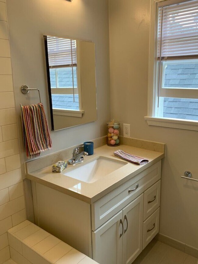 Building Photo - 1118 Donaldo Ct