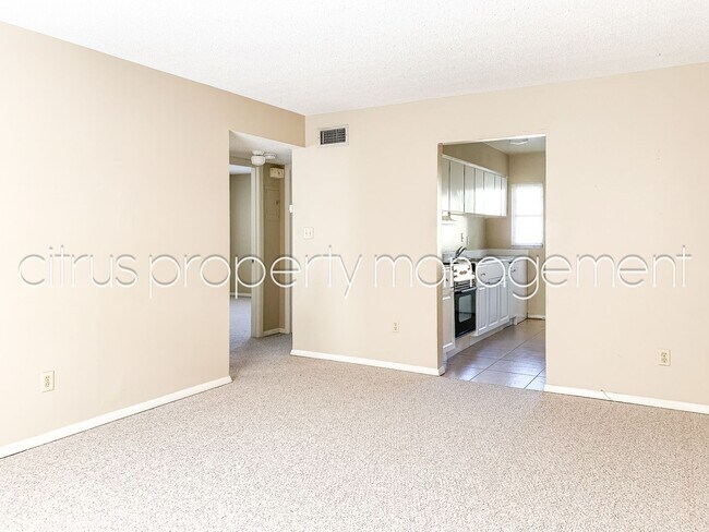 Building Photo - McLean Fairway 3036B