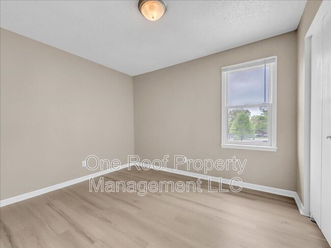 Building Photo - 1911 Chateau Dr