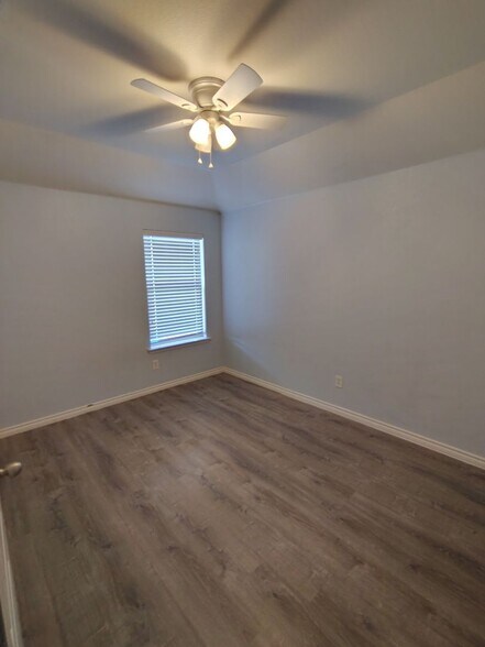 Building Photo - 1504 Waterfall Ln