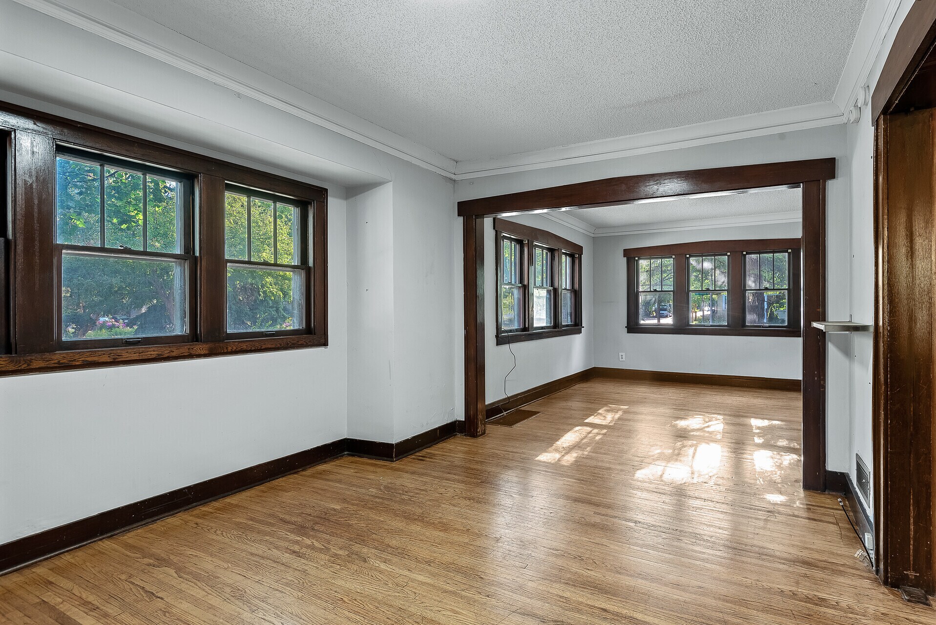 Building Photo - 881 19th Ave SE