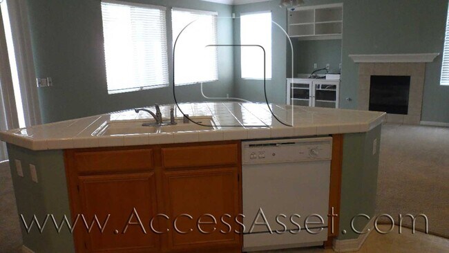 Building Photo - Stunning 3 Bed/ 2.5Bath Beaumont Home!