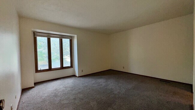 Building Photo - Doral Apartments