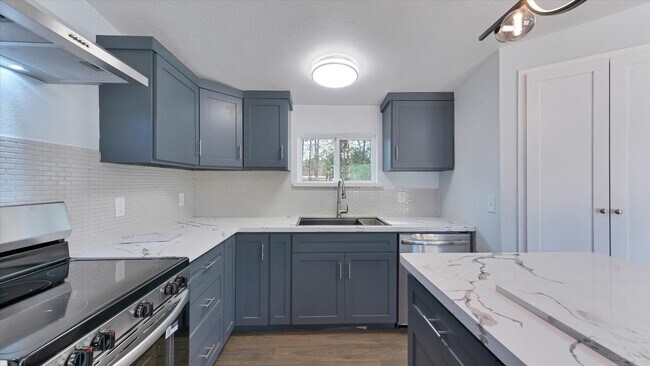 Building Photo - 65 County Rd 5002