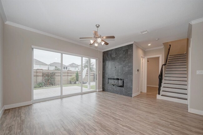 Building Photo - 10014 Granary Dr