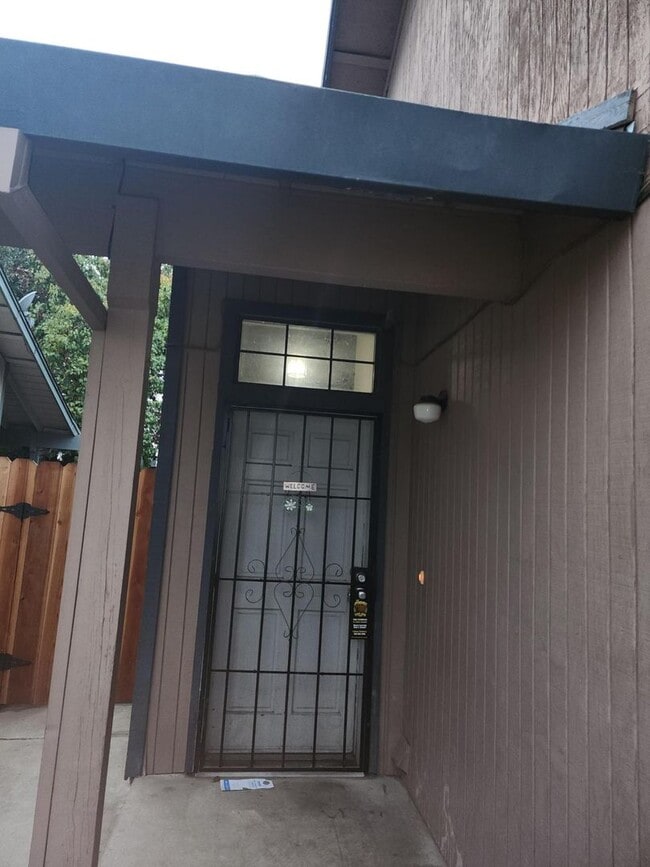 Building Photo - 1953-1955 Glen Ridge Dr