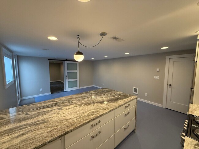Building Photo - Stunning 4 Bed 4 Bath Home Steps from Golden Gardens in Ballard with MIL Suite