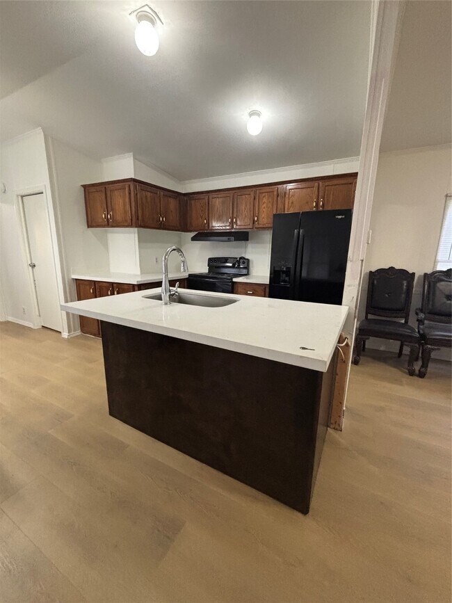 Building Photo - 10010 Cedar Landing Dr